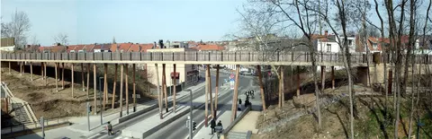 vue panoramique de la passerelle à partir de l'autoroute E411