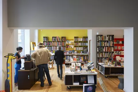 Librairie Pax / nouveaux espaces au R+1