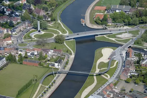 Vue aérienne du parc et des ponts du College et de Groeninghe